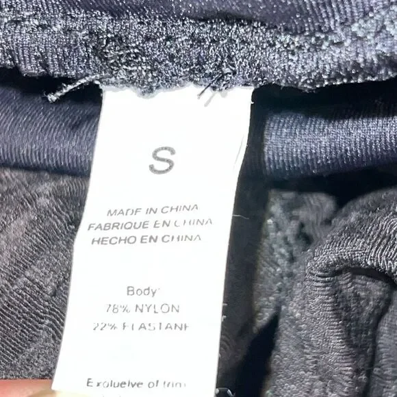 6 Piece Scrunch Butt Workout Lot: Honeycomb, Cheetah XS-Small, Shorts & Leggings - Picture 7 of 11